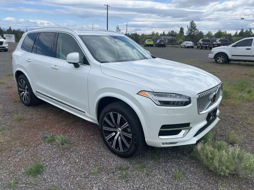 2025 Volvo XC90 Plus photo 1