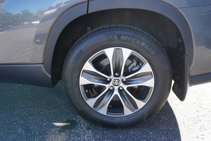 2022 Toyota Highlander XLE photo 1