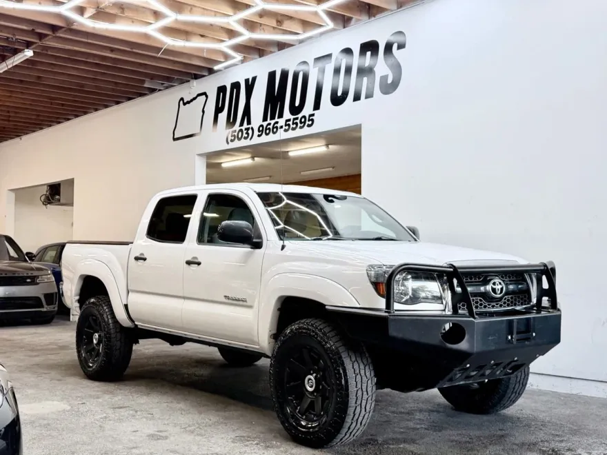 2011 Toyota Tacoma Double Cab photo 1