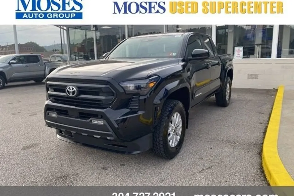 2024 Toyota Tacoma 4x4 SR5 photo 1