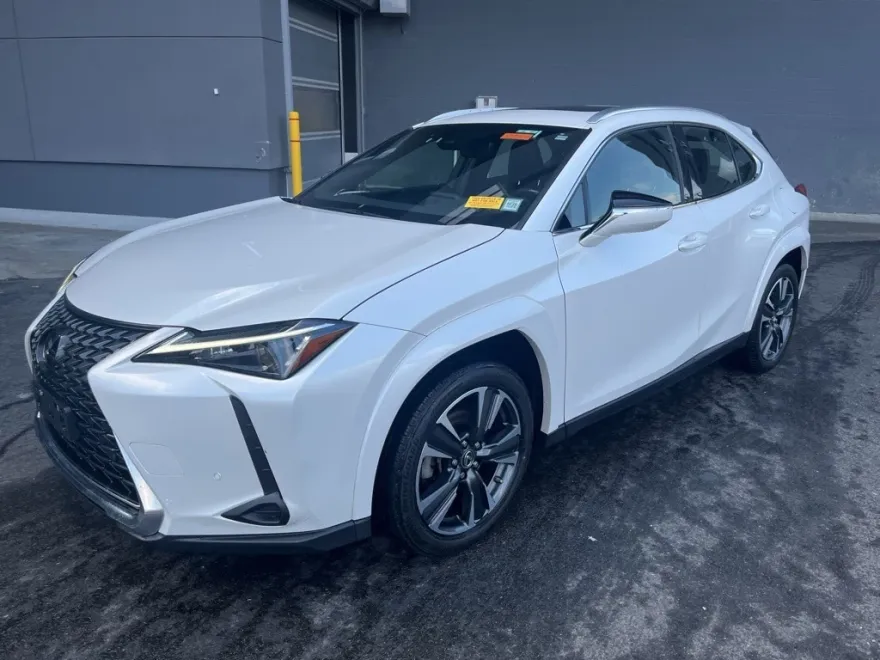 2023 Lexus UX 250h Premium photo 1