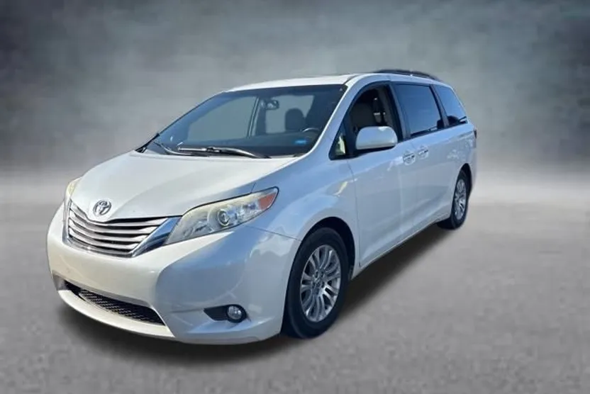 2016 Toyota Sienna L photo 1