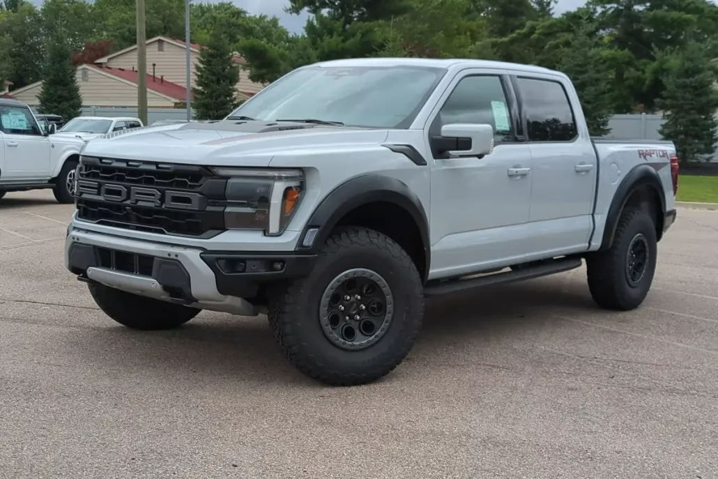 2025 Ford F-150 Raptor photo 1