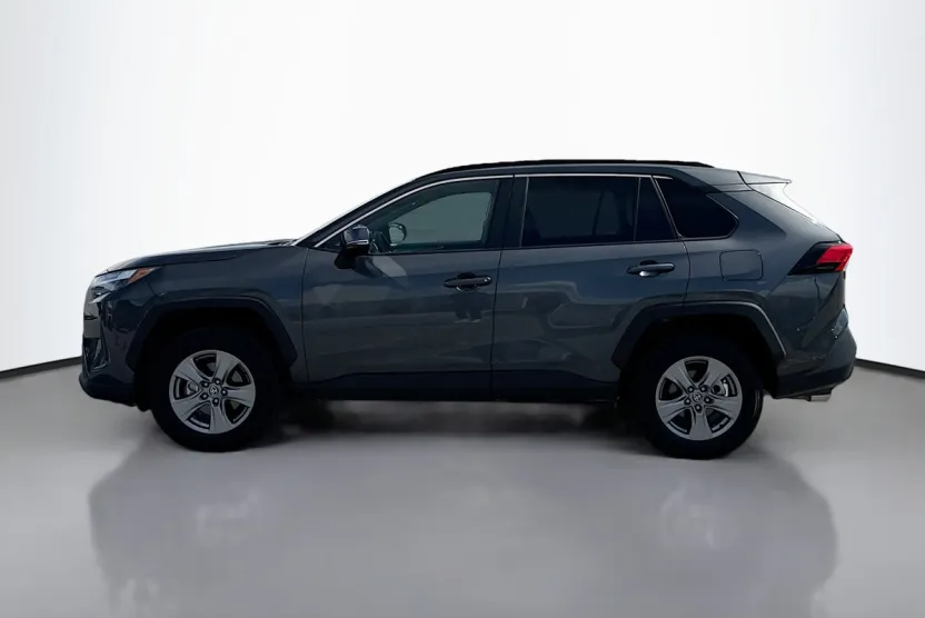 2025 Toyota RAV4 XLE photo 1