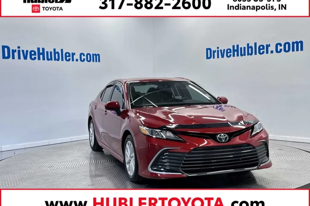 2023 Toyota Camry LE photo 1