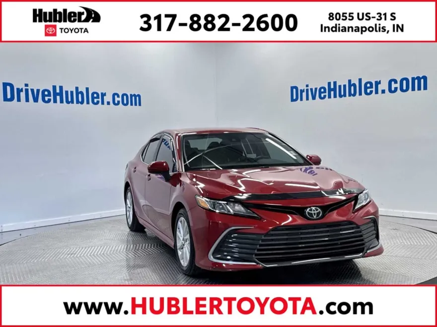 2023 Toyota Camry LE photo 1