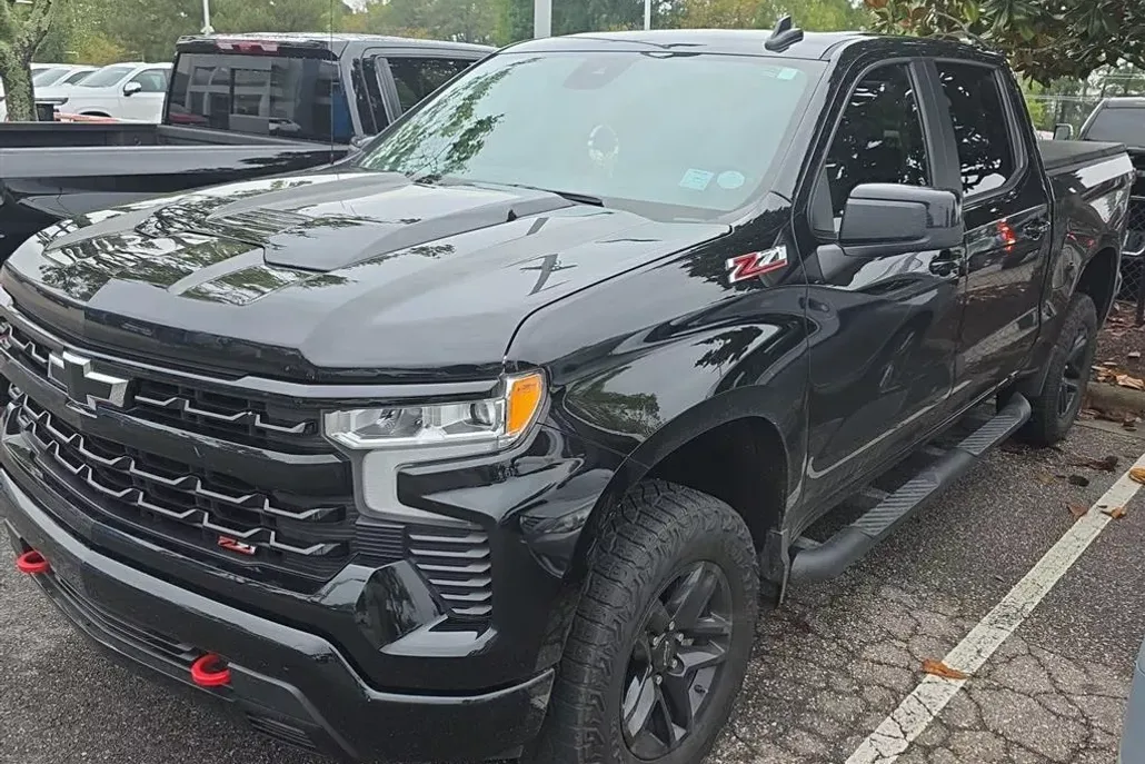 2024 Chevrolet Silverado 1500 LT Trail Boss photo 1