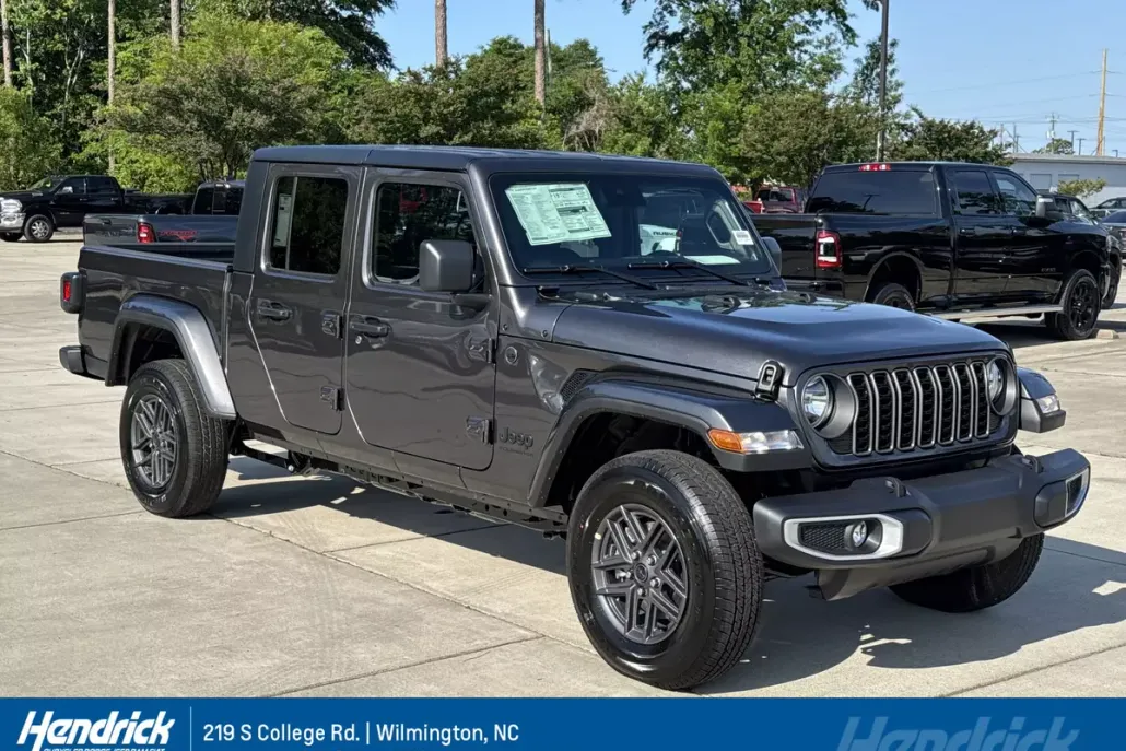 2025 Jeep Gladiator Sport S photo 1