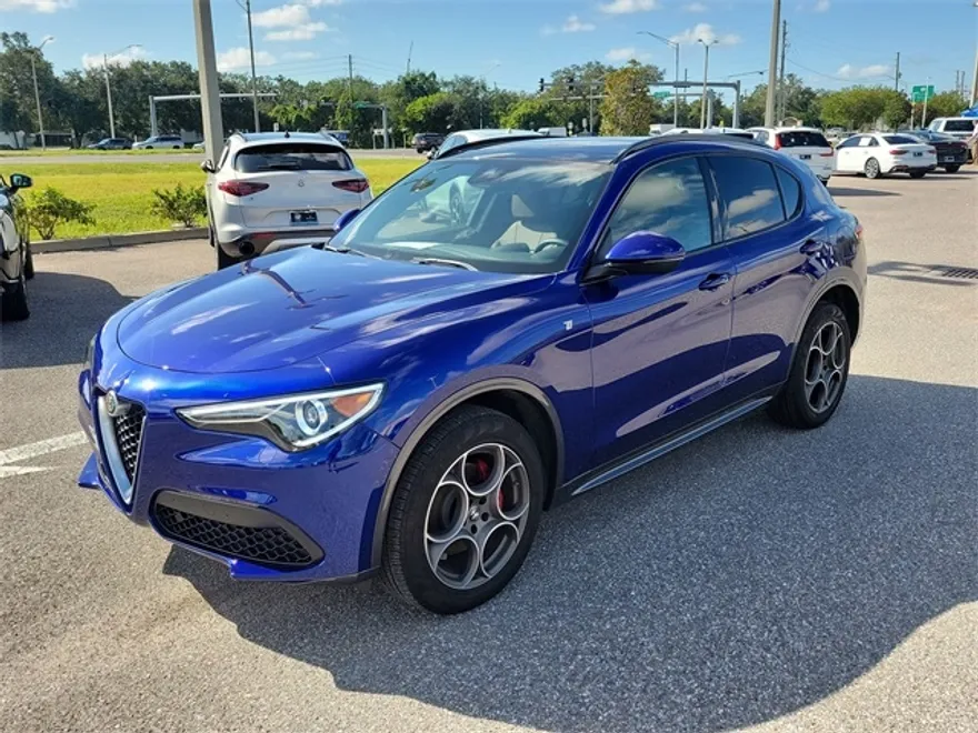 2022 Alfa Romeo Stelvio Ti photo 1