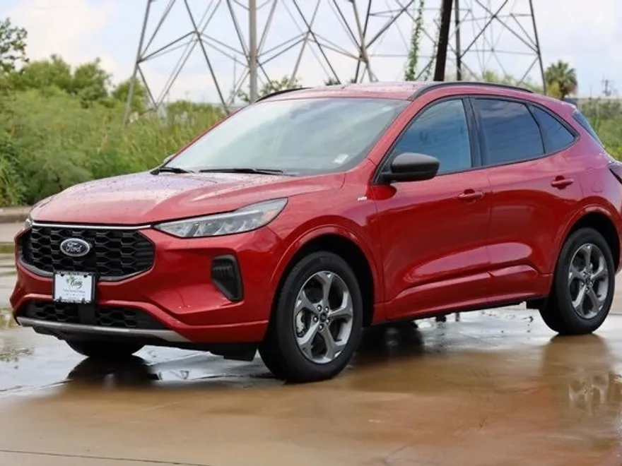 2024 Ford Escape Hybrid ST-Line photo 1