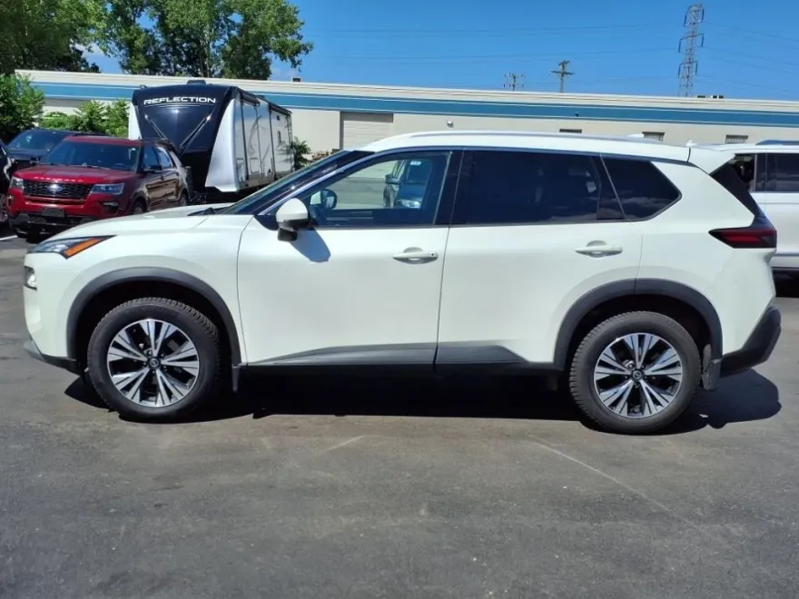 2021 Nissan Rogue SV photo 1