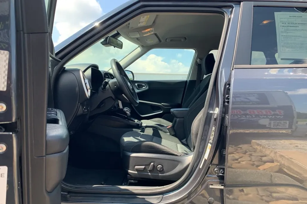 2021 Kia Soul S photo 1