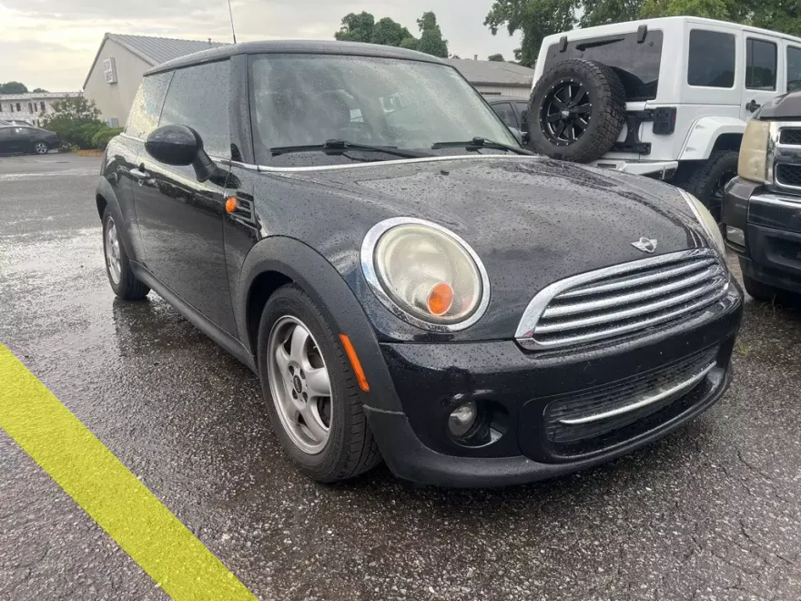 2011 Mini Cooper Base photo 1