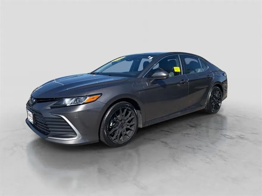 2022 Toyota Camry Hybrid LE photo 1