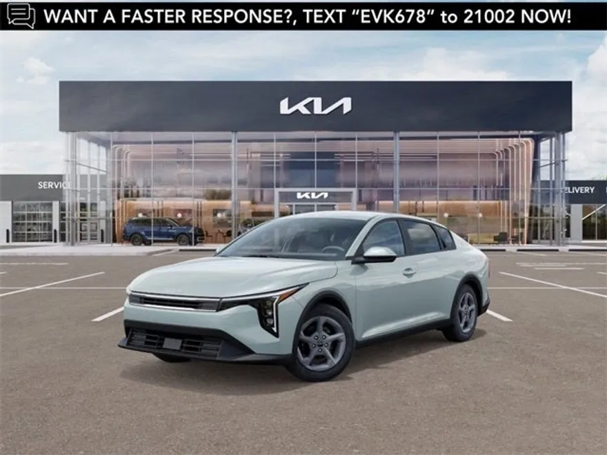 2025 Kia K4 LXS photo 1