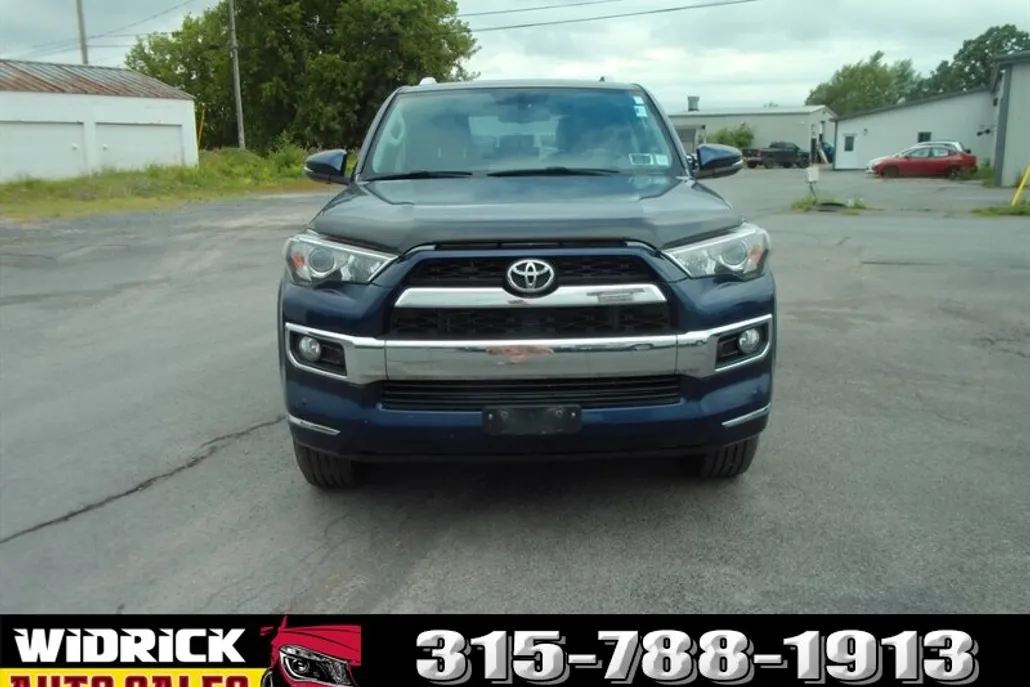 2018 Toyota 4Runner SR5 photo 1