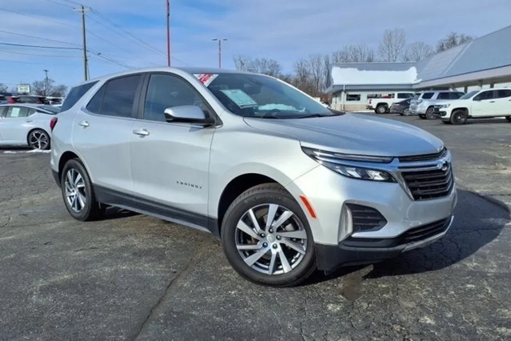 2022 Chevrolet Equinox LT photo 1