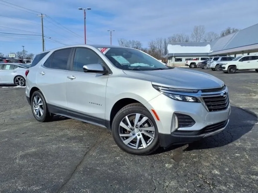 2022 Chevrolet Equinox LT photo 1