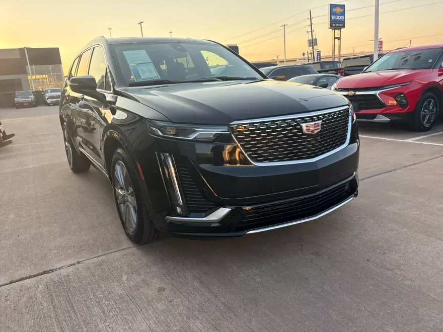 2025 Cadillac XT6 Premium Luxury photo 1