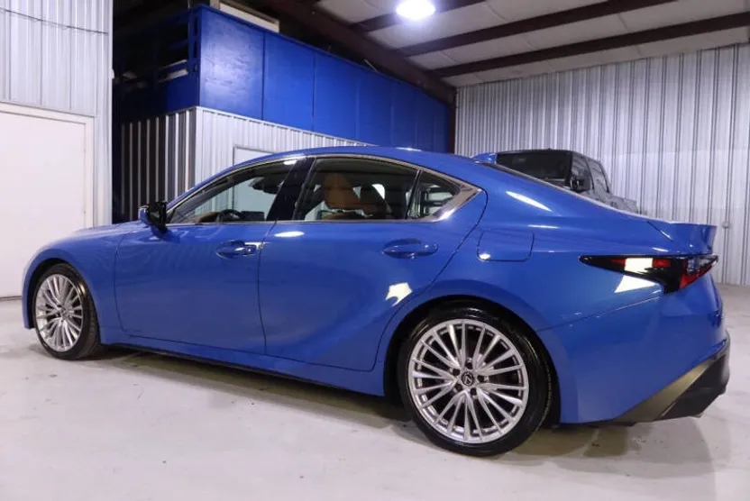 2023 Lexus IS 300 photo 1