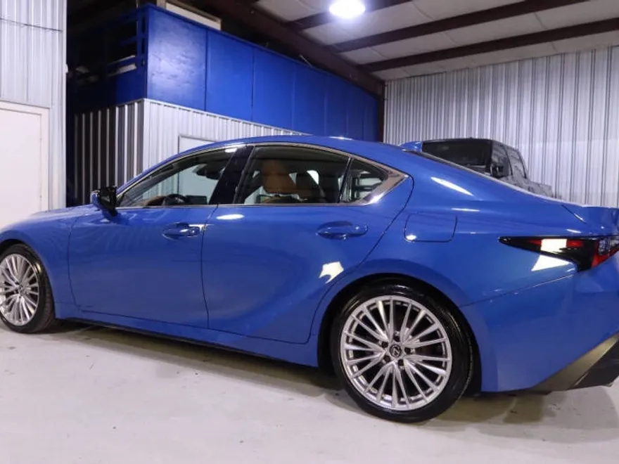 2023 Lexus IS 300 photo 1