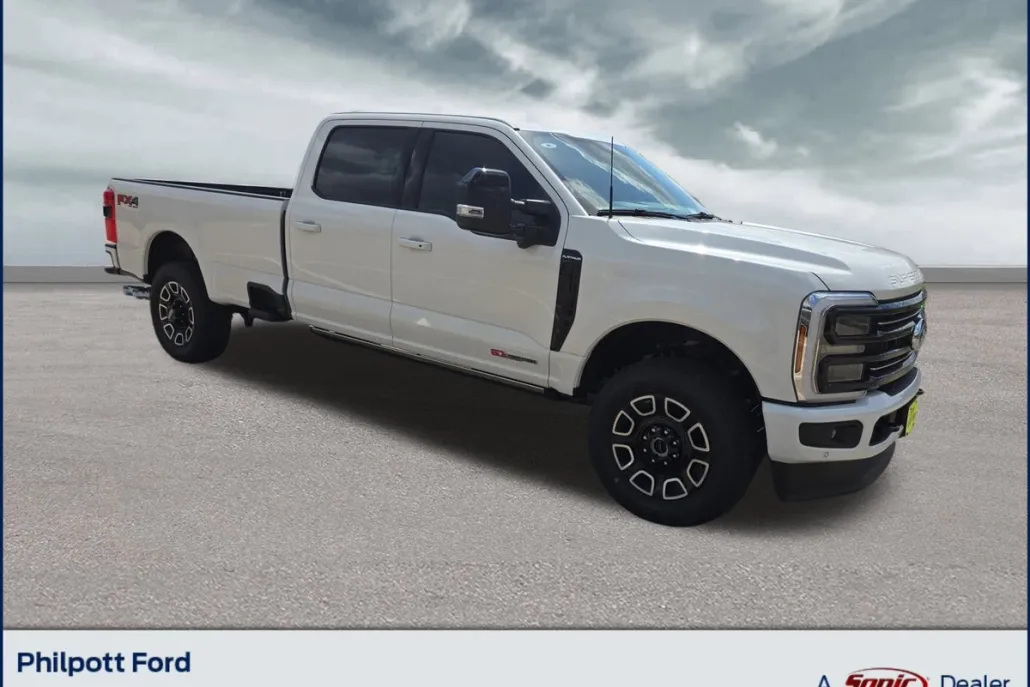 2025 Ford F-350 Platinum photo 1
