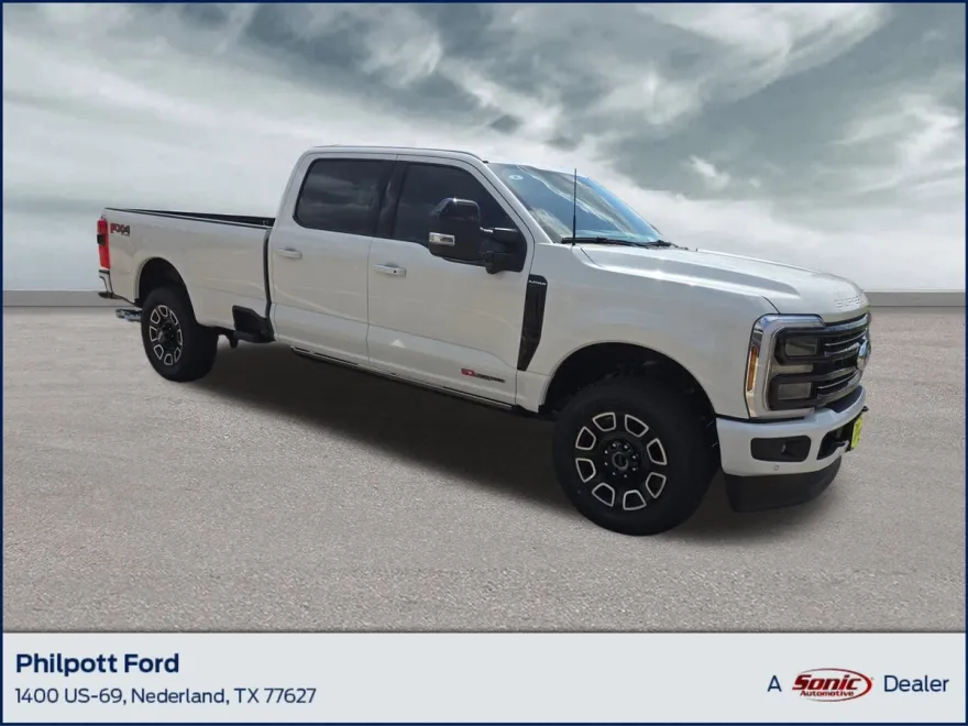 2025 Ford F-350 Platinum photo 1