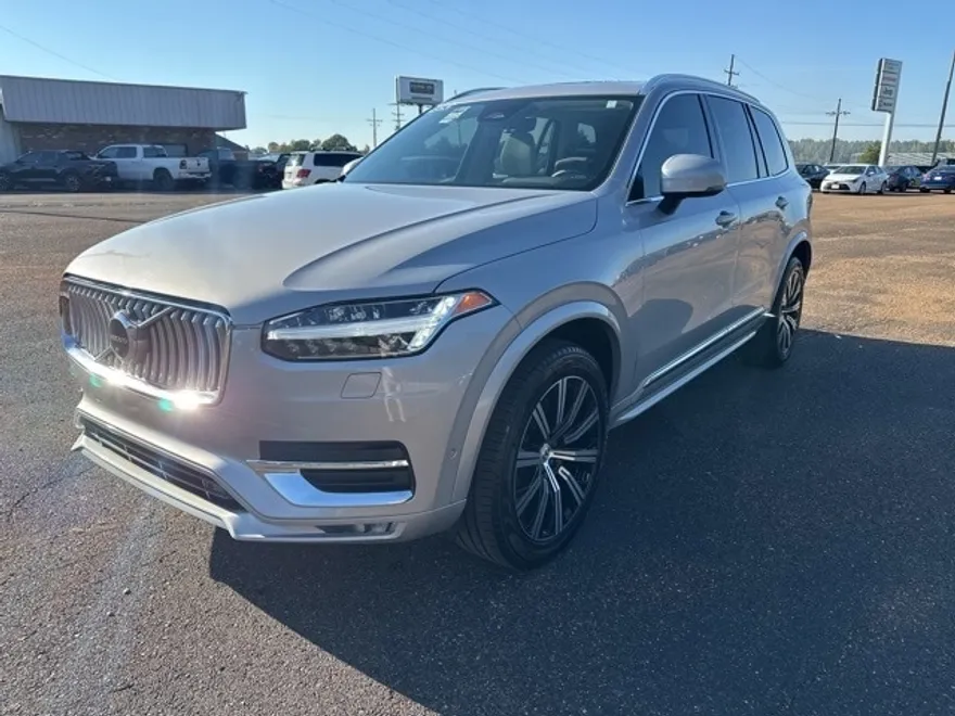 2023 Volvo XC90 AWD Plus photo 1