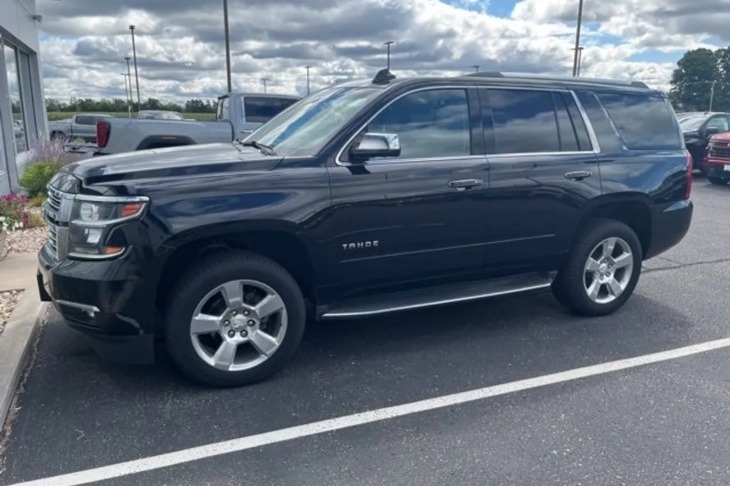 2017 Chevrolet Tahoe Premier photo 1