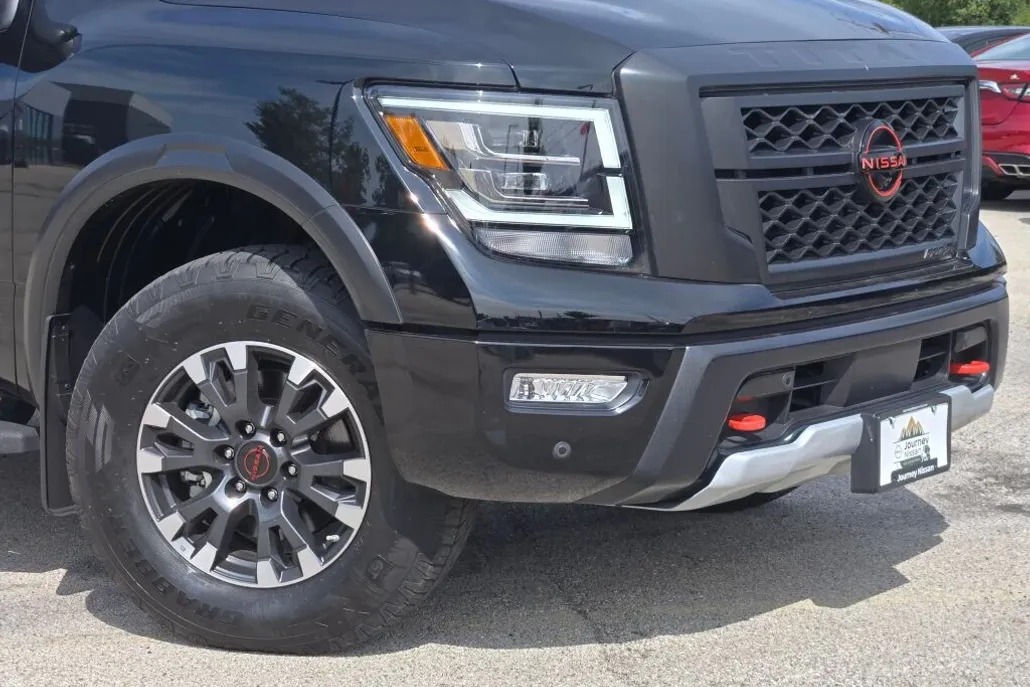 2024 Nissan Titan PRO-4X photo 1