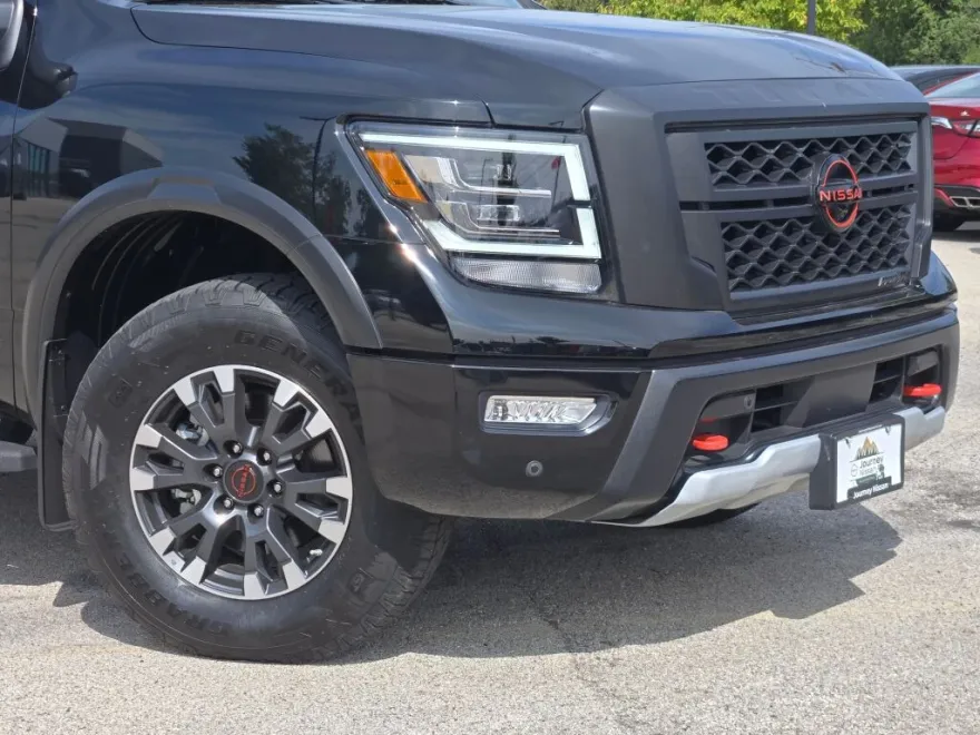 2024 Nissan Titan PRO-4X photo 1