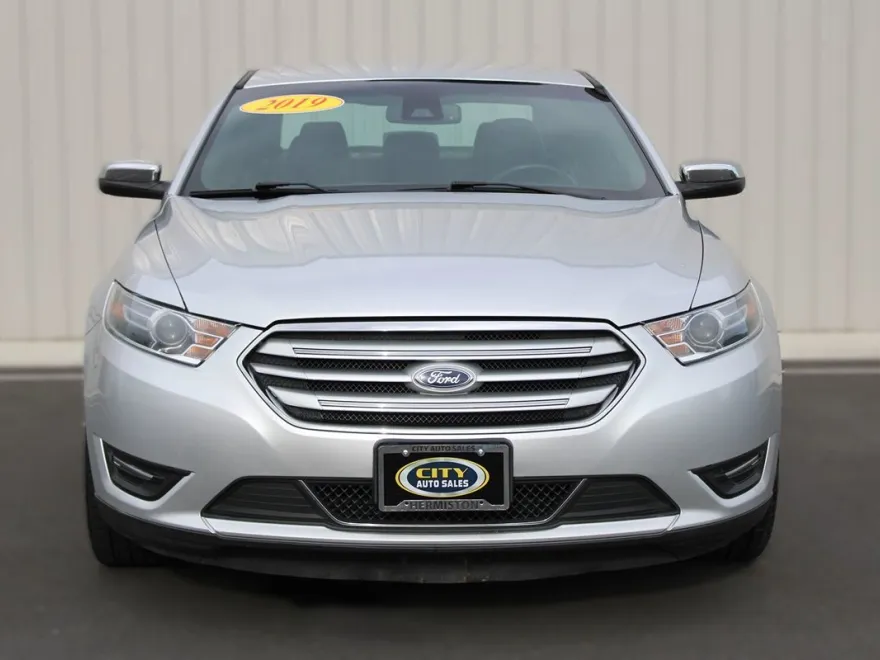 2019 Ford Taurus Limited photo 1