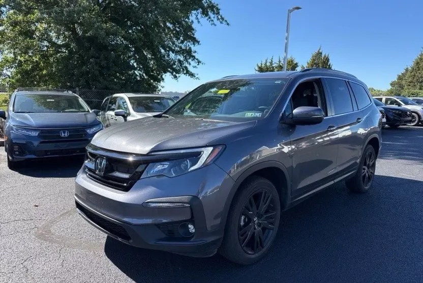 2022 Honda Pilot Special Edition photo 1