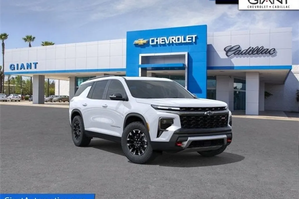 2026 Chevrolet Traverse Z71 photo 1