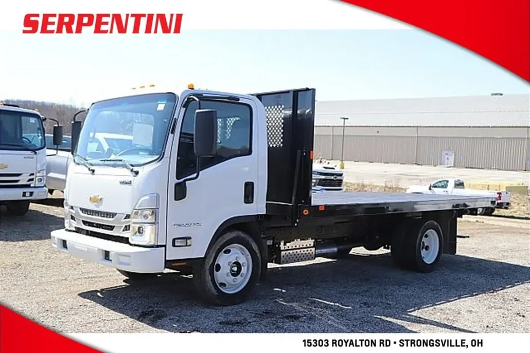 2025 Chevrolet Silverado 4500HD photo 1