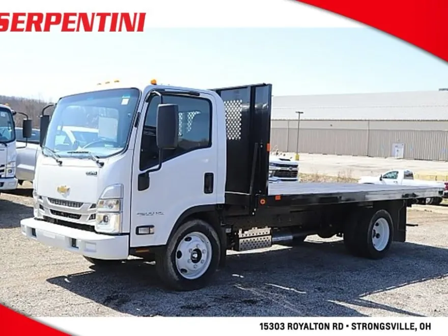 2025 Chevrolet Silverado 4500HD photo 1