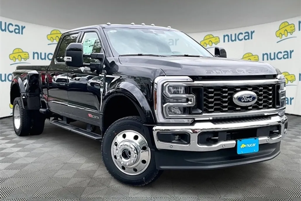 2026 Ford F-450 Lariat photo 1