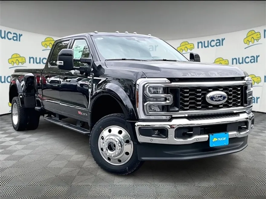 2026 Ford F-450 Lariat photo 1