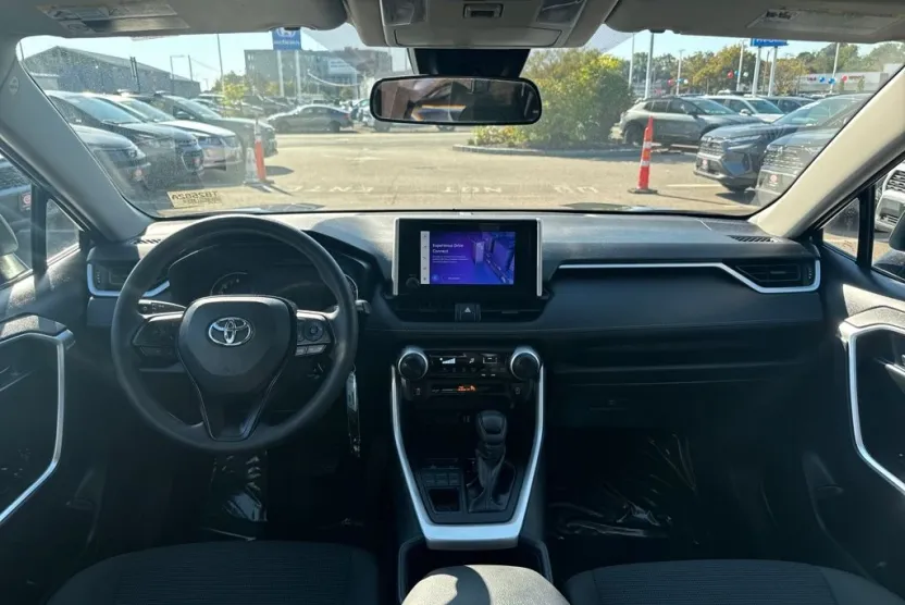 2024 Toyota RAV4 LE photo 1