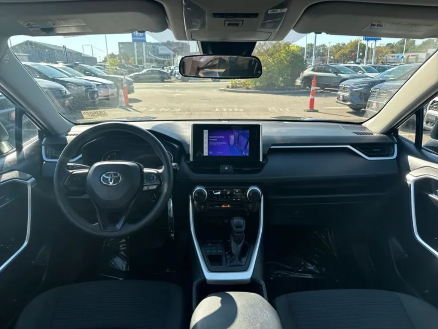 2024 Toyota RAV4 LE photo 1