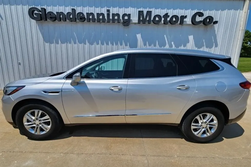 2018 Buick Enclave Essence photo 1