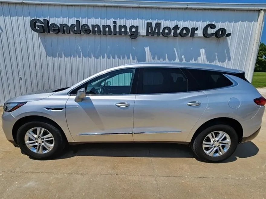 2018 Buick Enclave Essence photo 1