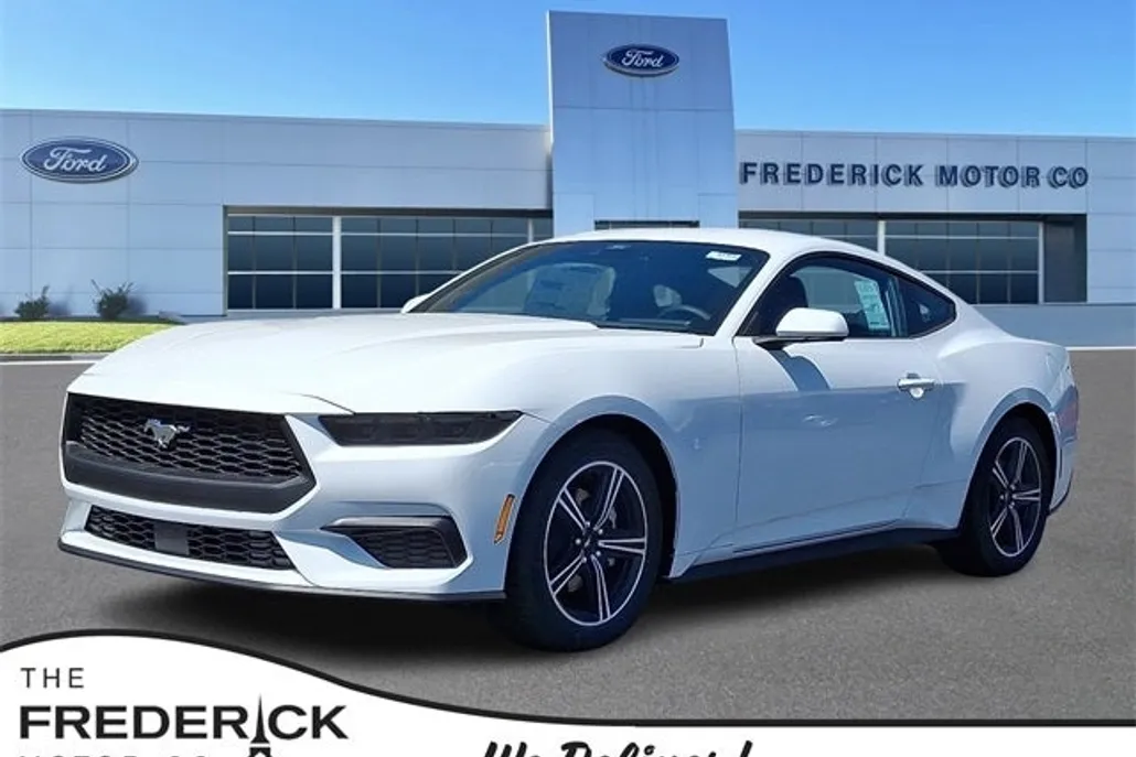 2025 Ford Mustang EcoBoost photo 1