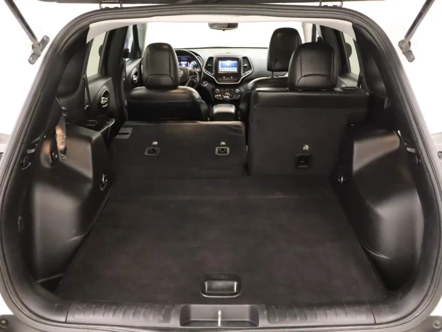 2021 Jeep Cherokee Latitude Lux photo 1