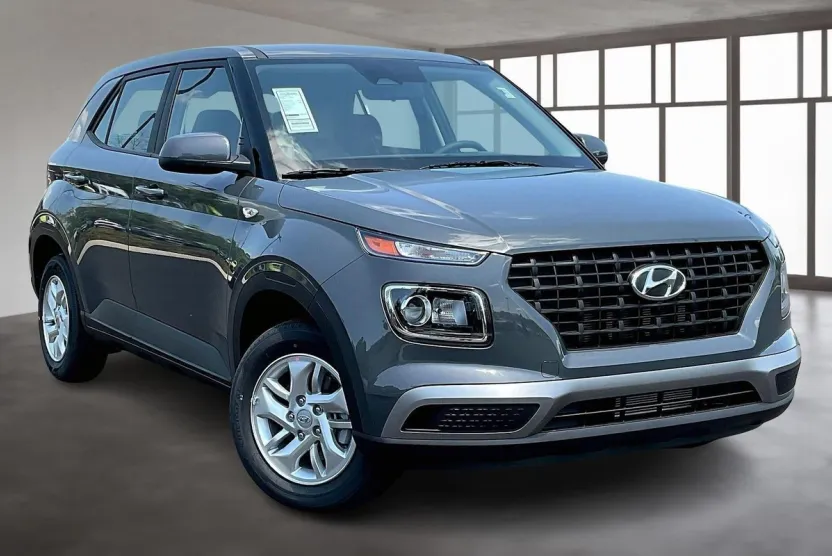 2025 Hyundai Venue SE photo 1