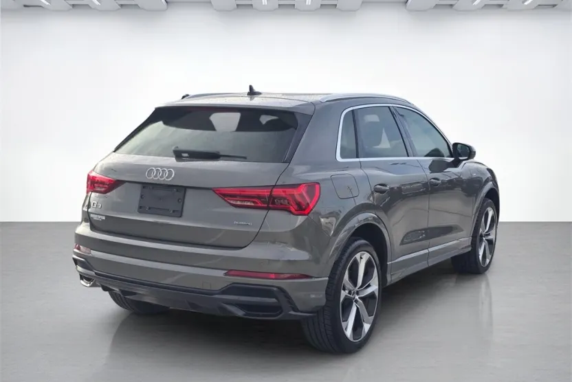 2021 Audi Q3 S line Premium Plus photo 1