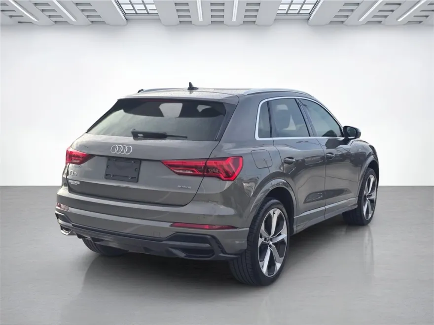2021 Audi Q3 S line Premium Plus photo 1
