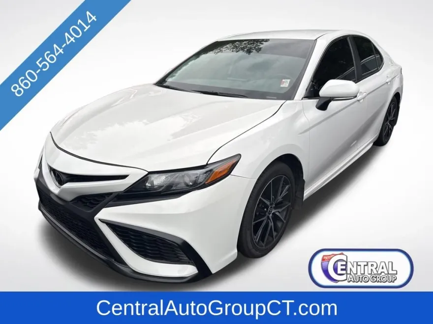 2024 Toyota Camry SE photo 1