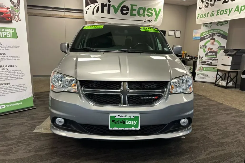 2019 Dodge Grand Caravan SXT photo 1