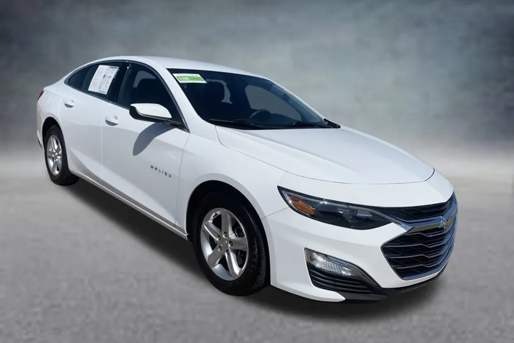 2024 Chevrolet Malibu LS photo 1